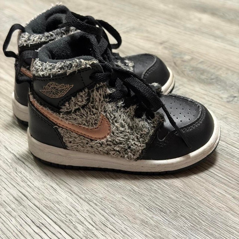 Nike Air Jordan 1 Mid, Sneakers, Toddler, 5C
